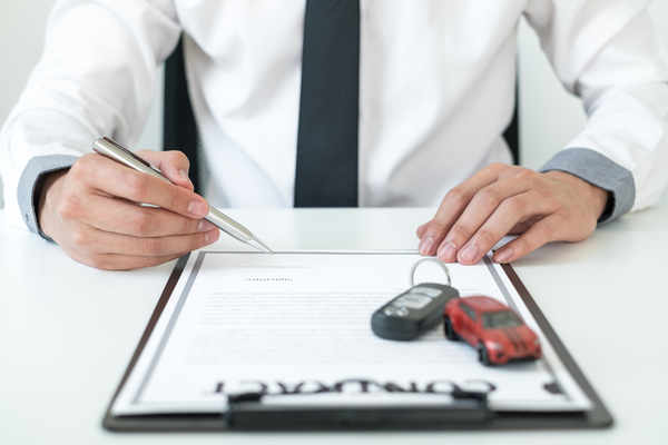 レンタカーのオプション保険には加入するべき？保険の種類やメリットでメリットを解説